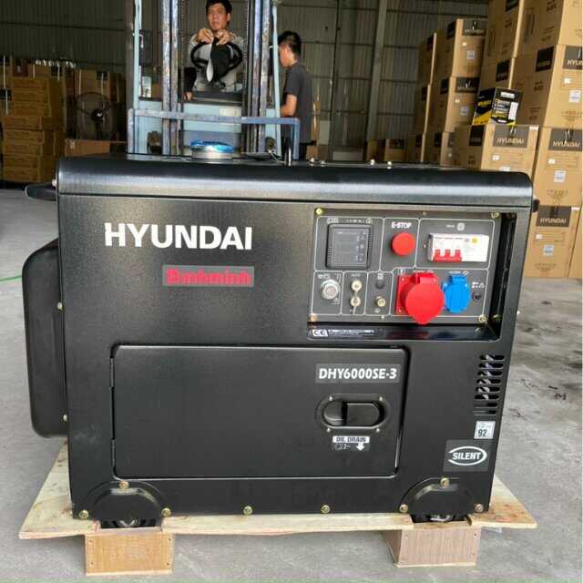Máy phát điện chạy dầu 3 pha 7KVA Hyundai chính hãng