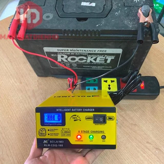 Bộ sạc cũng rất cần đối với bình ắc quy 