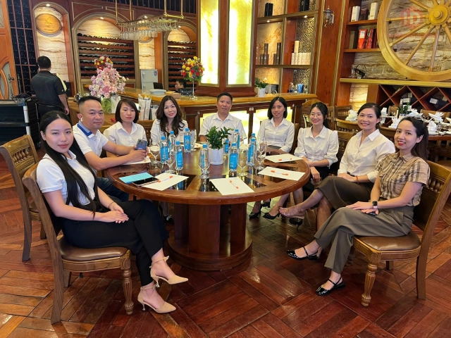 Lễ Ký Kết Thỏa thuận hợp tác Giữa Công ty Mitsubishi Heavy Industries Engine System ASIA PTE LTD – Tập đoàn Mitsubishi Nhật Bản và Công ty TNHH Thiết bị Công nghệ Bình Minh (Binh Minh Group). Sự hợp tác chiến lược cho dải công suất từ 460KVA – 3025KVA 7 Lễ ký kết Thỏa thuận hợp tác giữa Mitsubishi và Bình Minh Group