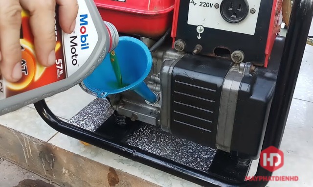 Thay nhớt máy nổ diesel - 4 lưu ý bạn cần biết 2 Mayphatdienhd.vn thay nhớt máy nổ diesel khi bảo hành