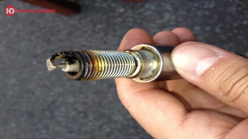 Máy phát điện không nổ và cách sửa chữa máy nổ phát điện 1 Máy phát điện không nổ do bugi hỏng